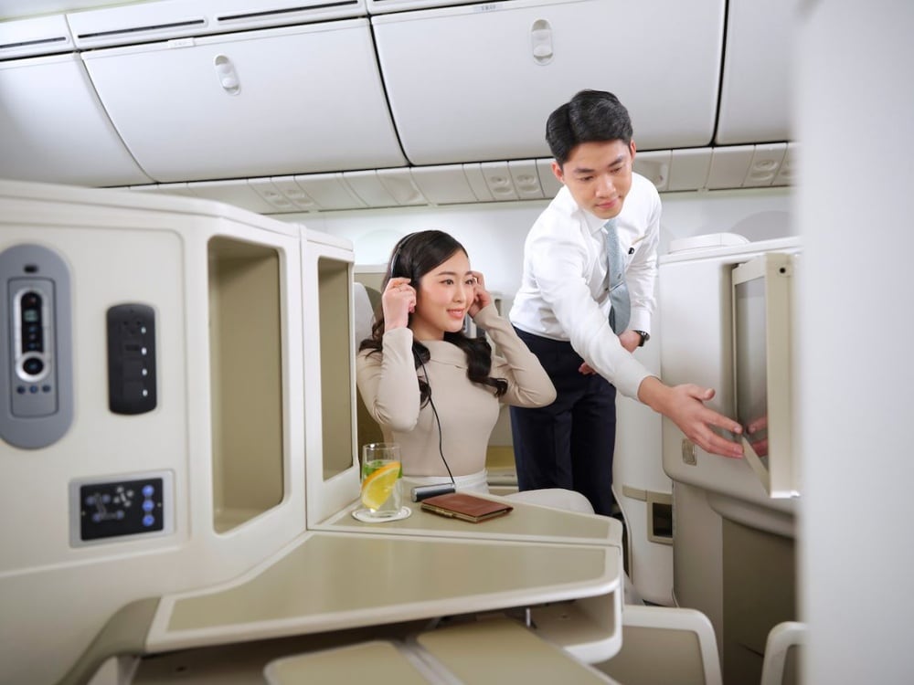 Tận hưởng dịch vụ chăm sóc riêng của hạng vé C Vietnam Airlines
